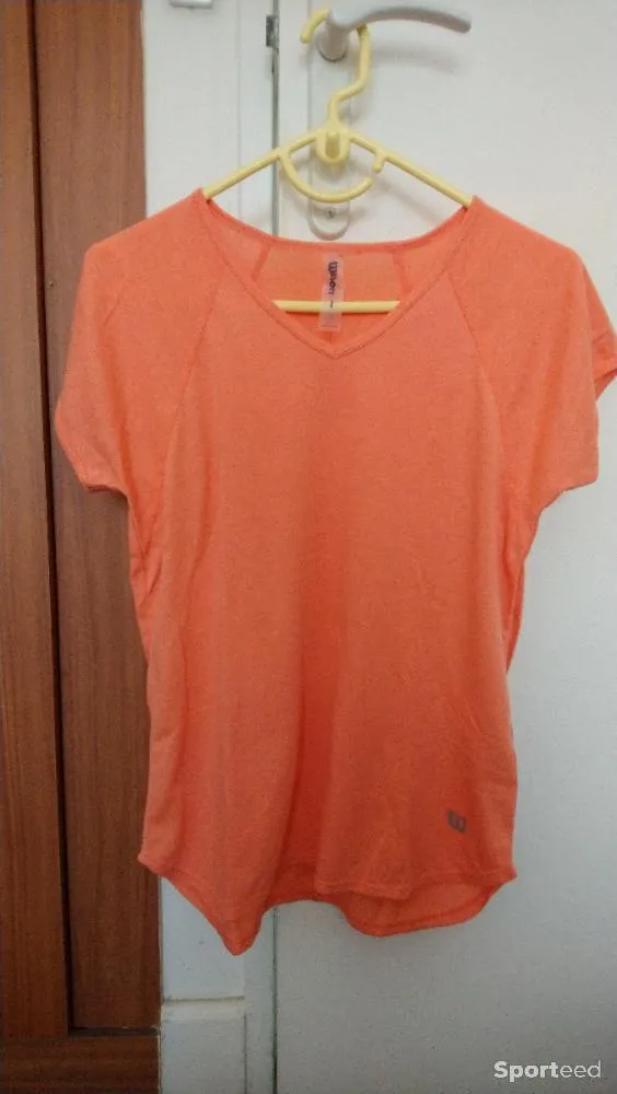 Lot de 4 T-shirts Wilson femme d'occasion Ajouté le : 17/06/2023