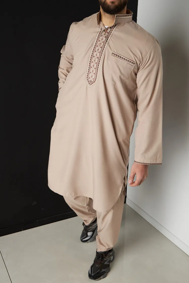 Qamis taupe à motif aztèque marron et doré